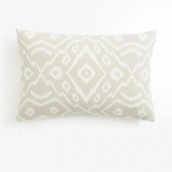 H&M | Patterned | Throw | Cushion Cover - Picture 1 of 11